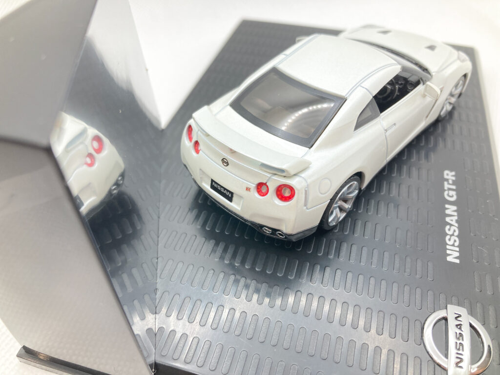 日産特注　143 GTR R35 ホワイト　初期販売モデル 2800 (5)
